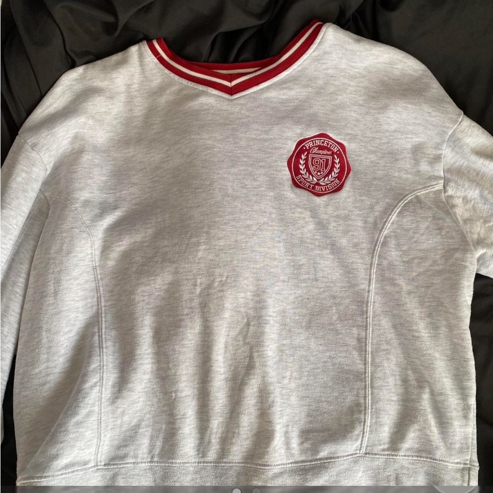 GARAGE HARDLY WORN Gray Sweatshirt with Red Embroidery